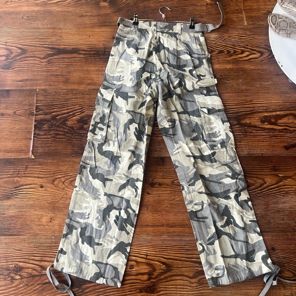 Camo cargo pants grey
